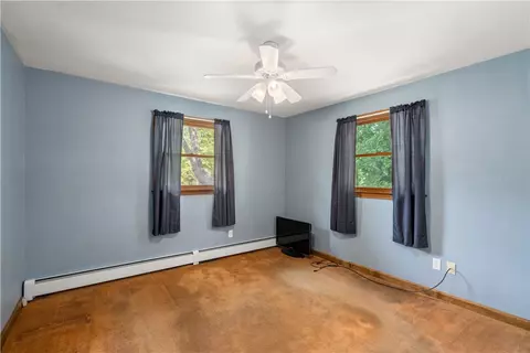 Bedroom - 19 Cindy Ln, Coventry, RI 02816 photo 1 of 4