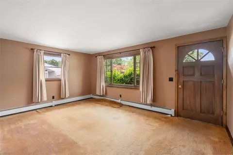Living - 19 Cindy Ln, Coventry, RI 02816 photo 2 of 6