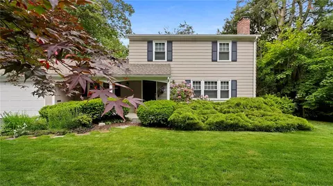 40 Sage Dr, Warwick, RI 02886 photo 2