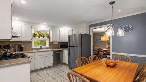 40 Sage Dr, Warwick, RI 02886 photo 13