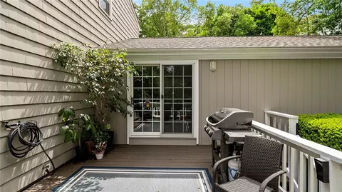 40 Sage Dr, Warwick, RI 02886 photo 35