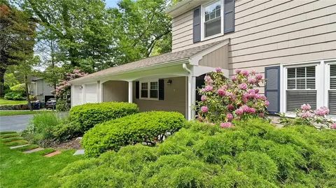 40 Sage Dr, Warwick, RI 02886 photo 6
