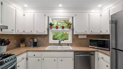 40 Sage Dr, Warwick, RI 02886 photo 14