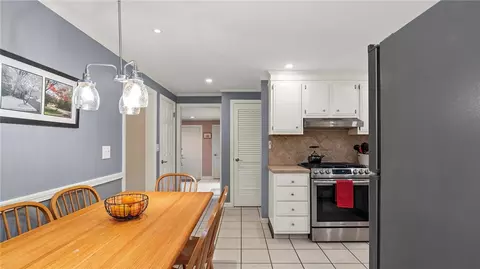 40 Sage Dr, Warwick, RI 02886 photo 16
