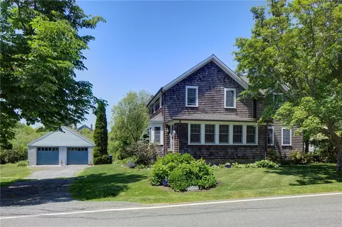 201 Paradise Ave, Middletown, RI 02842