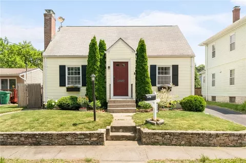 130 Chambly Ave, Warwick, RI 02888
