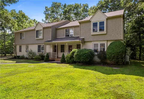 37 Niblick Cir, Coventry, RI 02816