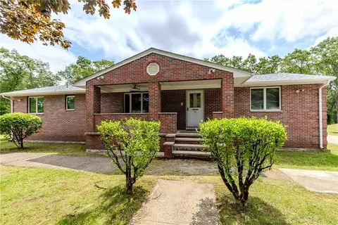 10 Lantern Rd, Smithfield, RI 02917