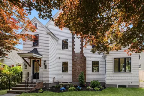 111 Kay St, Newport, RI 02840