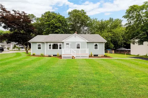 65 Harrop Ave, Warwick, RI 02886