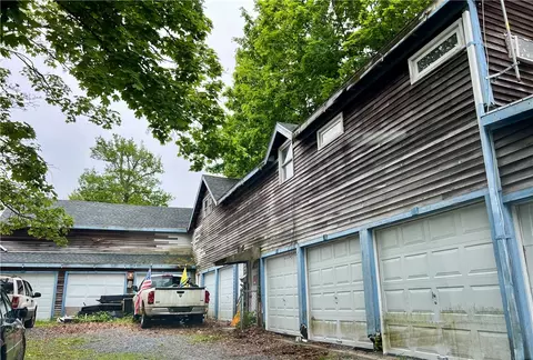 23 Calvert St, Newport, RI 02840