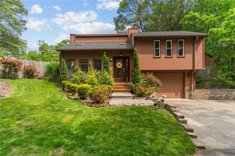 68 Everglade Ave, Warwick, RI 02886