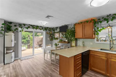68 Everglade Ave, Warwick, RI 02886 photo 6