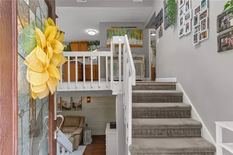 68 Everglade Ave, Warwick, RI 02886 photo 2