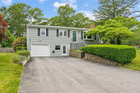 116 Clearview Dr, North Kingstown, RI 02852