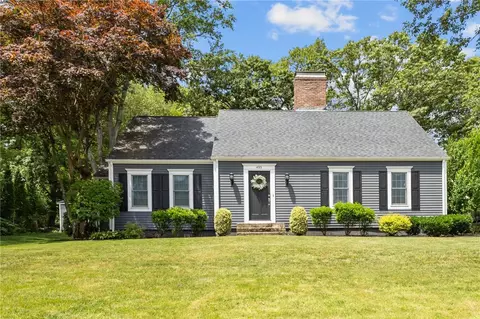 495 Gauvin Dr, Warwick, RI 02886