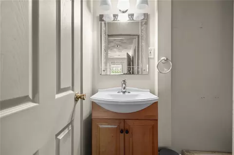Bath - 11 Daventry St, Glocester, RI 02814 photo 1 of 3