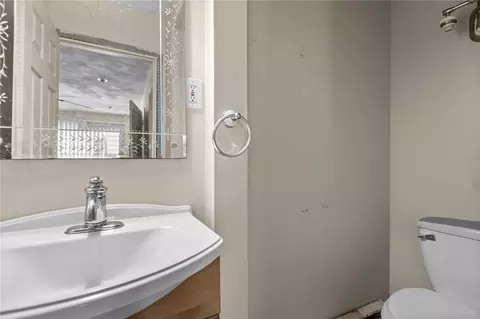 Bath - 11 Daventry St, Glocester, RI 02814 photo 2 of 3