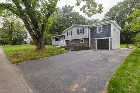 21 Baldwin Rd, Warwick, RI 02886