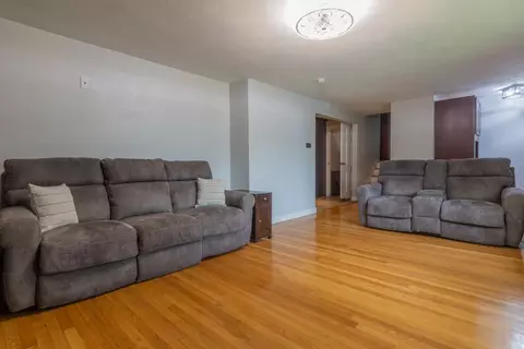 Living - 21 Baldwin Rd, Warwick, RI 02886 photo 2 of 3