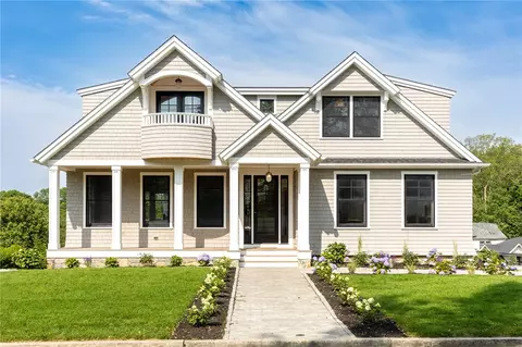 35 Coggeshall Ave, Newport, RI 02840
