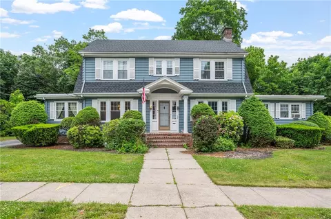 60 White Pkwy, North Smithfield, RI 02896