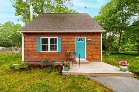 163 Mishnock Rd, West Greenwich, RI 02817