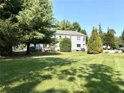 153 High St #31, Westerly, RI 02891 photo 2