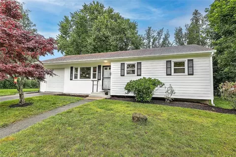 153 Fatima Dr, Warren, RI 02885