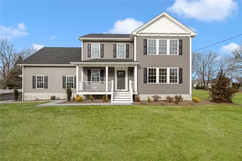 13 Twin River Rd, Lincoln, RI 02865
