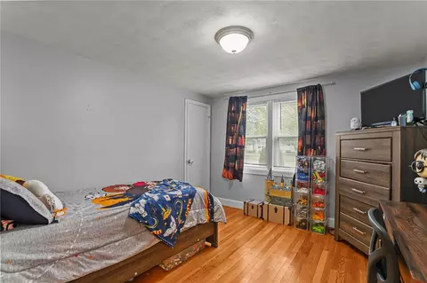Bedroom - 509 Buttonwoods Ave, Warwick, RI 02886 photo 8 of 11