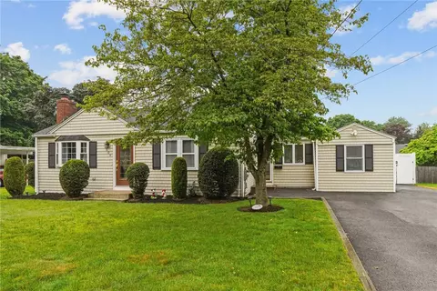 Exterior - 509 Buttonwoods Ave, Warwick, RI 02886 photo 3 of 10