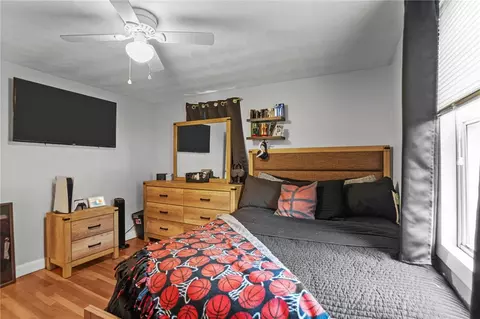Bedroom - 509 Buttonwoods Ave, Warwick, RI 02886 photo 5 of 11