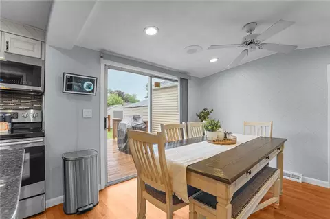 Dining - 509 Buttonwoods Ave, Warwick, RI 02886 photo 3 of 3