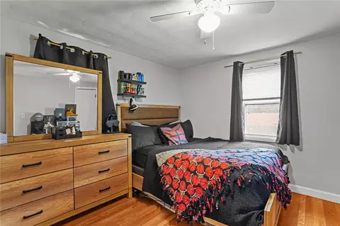 Bedroom - 509 Buttonwoods Ave, Warwick, RI 02886 photo 7 of 11