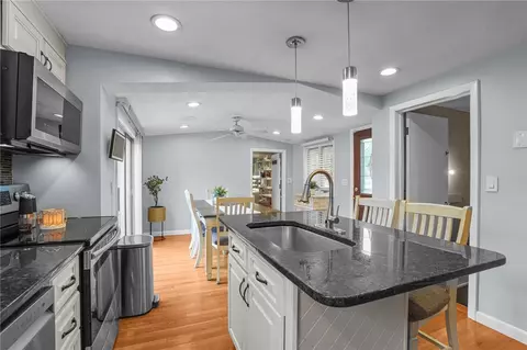 Kitchen - 509 Buttonwoods Ave, Warwick, RI 02886 photo 2 of 4