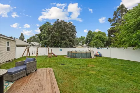 Exterior - 509 Buttonwoods Ave, Warwick, RI 02886 photo 6 of 10