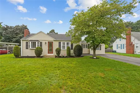 Exterior - 509 Buttonwoods Ave, Warwick, RI 02886 photo 2 of 10