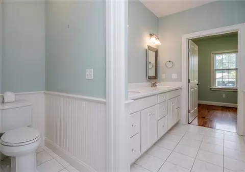 Bath - 2 Fairview Dr, Bristol, RI 02809 photo 1 of 4