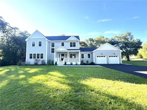 197 Church Pond Dr, Tiverton, RI 02878