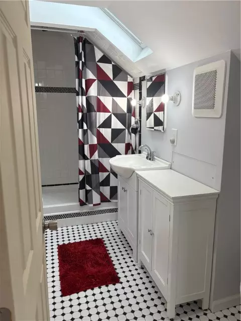 Bath - 93 Huron St, Warwick, RI 02889 photo 1 of 1