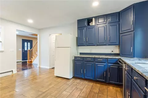 Entry Way - 332 10th Ave, Woonsocket, RI 02895 photo 1 of 5
