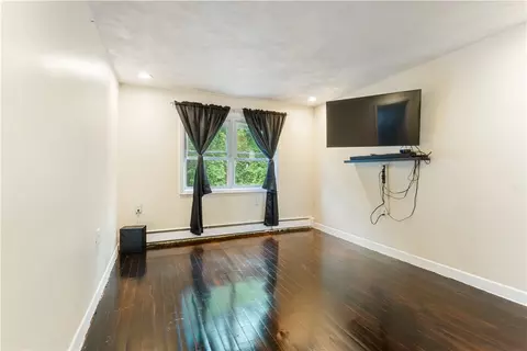 Living - 332 10th Ave, Woonsocket, RI 02895 photo 8 of 11