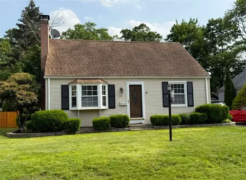 114 Arland Dr, Pawtucket, RI 02861