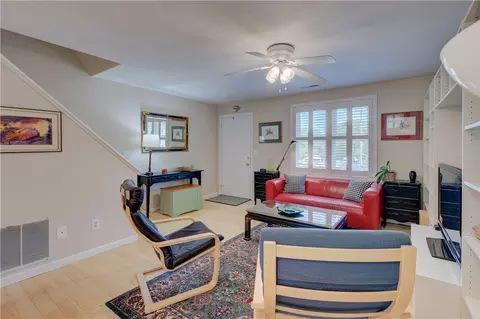 Living - 3399 Post Rd #4, Warwick, RI 02886 photo 2 of 4