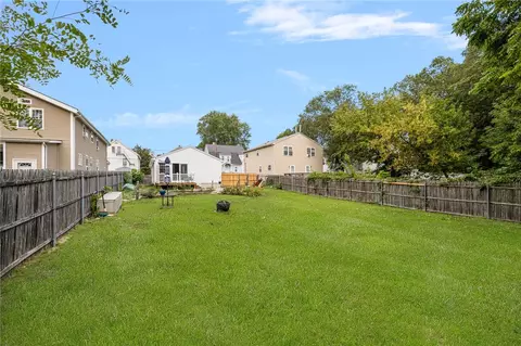 Exterior - 20 Thomas Ave, Pawtucket, RI 02860 photo 17 of 18