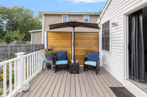 Exterior - 20 Thomas Ave, Pawtucket, RI 02860 photo 4 of 18