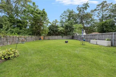 Exterior - 20 Thomas Ave, Pawtucket, RI 02860 photo 10 of 18
