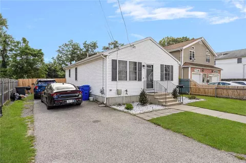 Exterior - 20 Thomas Ave, Pawtucket, RI 02860 photo 3 of 18
