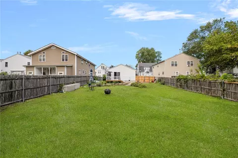 Exterior - 20 Thomas Ave, Pawtucket, RI 02860 photo 16 of 18